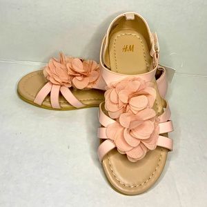 NWT light pink flower sandals